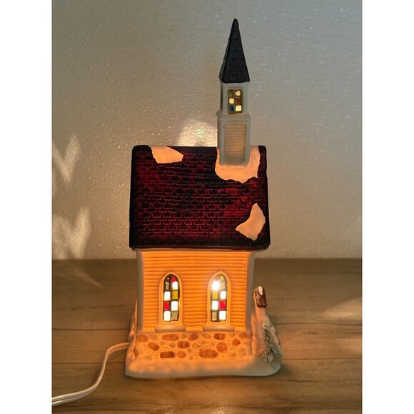 Vtg 1993 Christmas Valley Collection Lighted Porcelain Grace Chapel Church - Picture 4 of 15